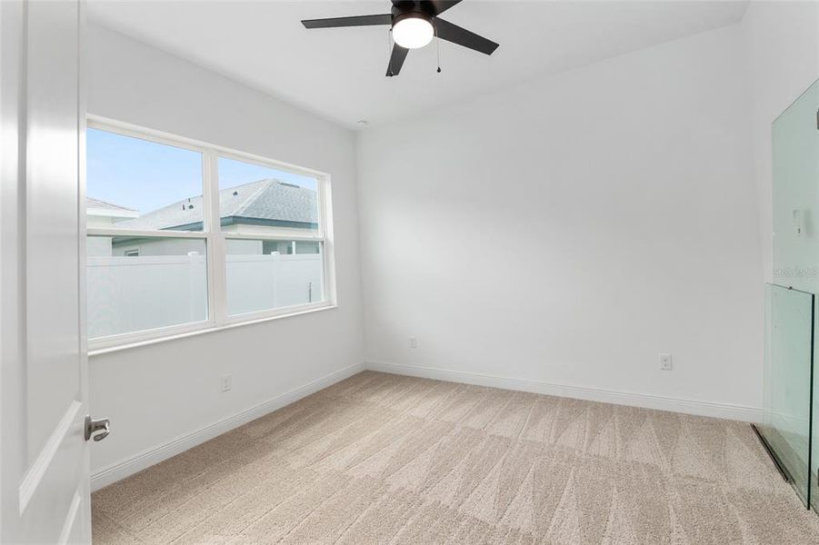 Spacious, unfurnished interior of a new home in , Ocala (Image 23).