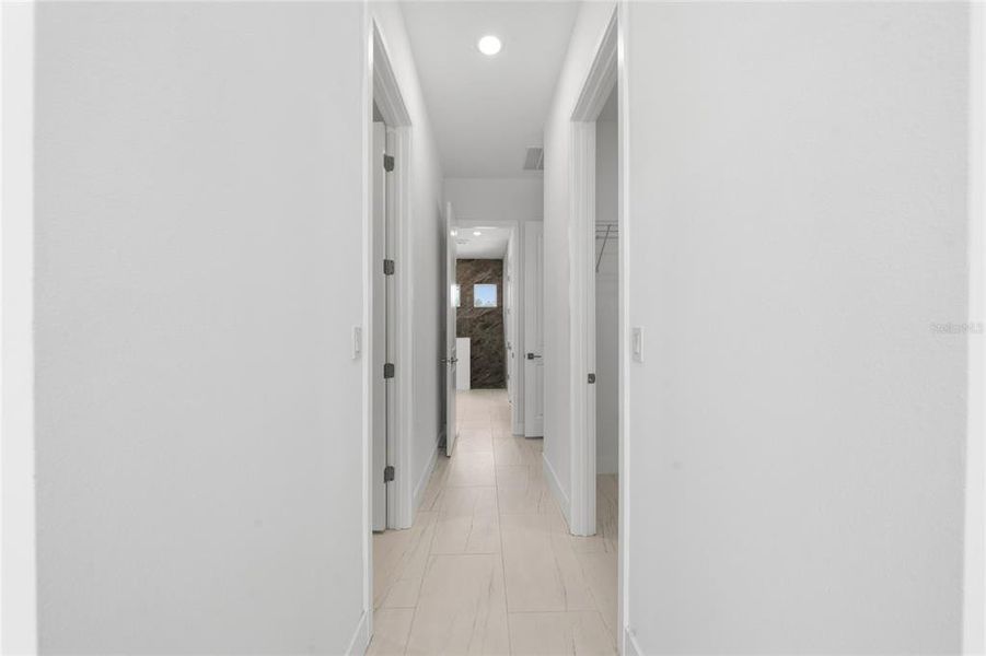 Spacious, unfurnished interior of a new home in , Orlando (Image 24).