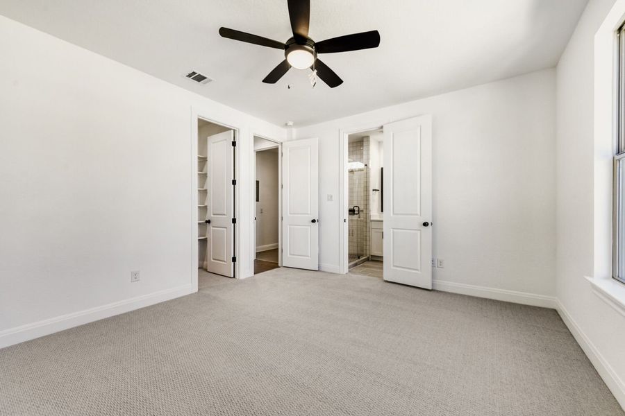 Spacious, unfurnished interior of a new home in The Porch at Du Pre, Buda (Image 13). Spacious, unfurnished interior of a new home in The Porch at Du Pre, Buda (Image 13).