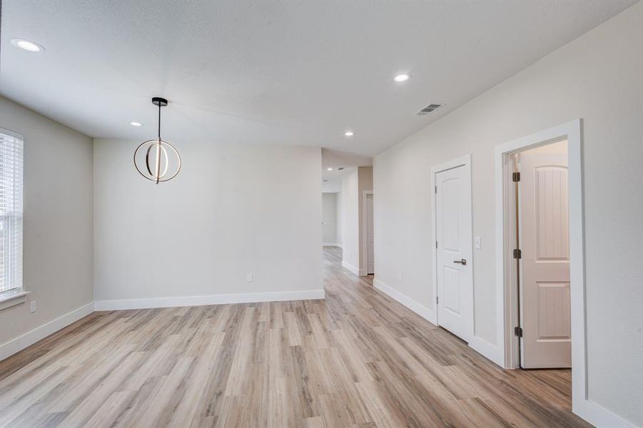Spacious, unfurnished interior of a new home in , Grand Prairie (Image 13). Spacious, unfurnished interior of a new home in , Grand Prairie (Image 13).