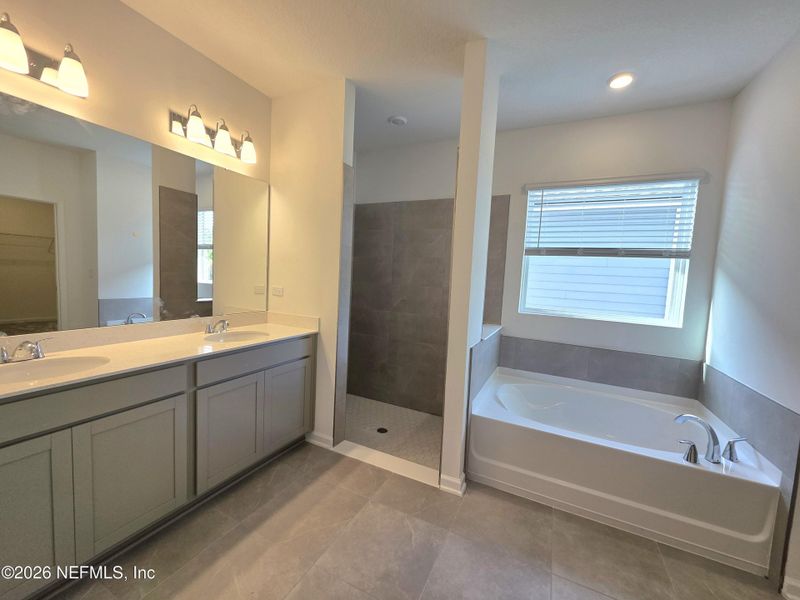 Furnished interior view inside a new home in Hyland Trail, Green Cove Springs (Image 17).