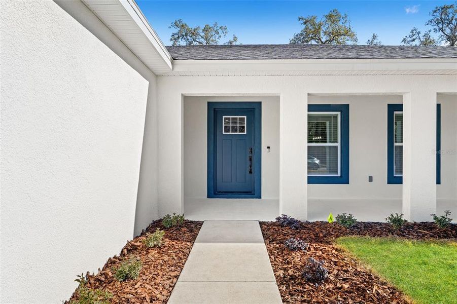 Exterior details and patio area of a home in , Spring Hill (Image 4).