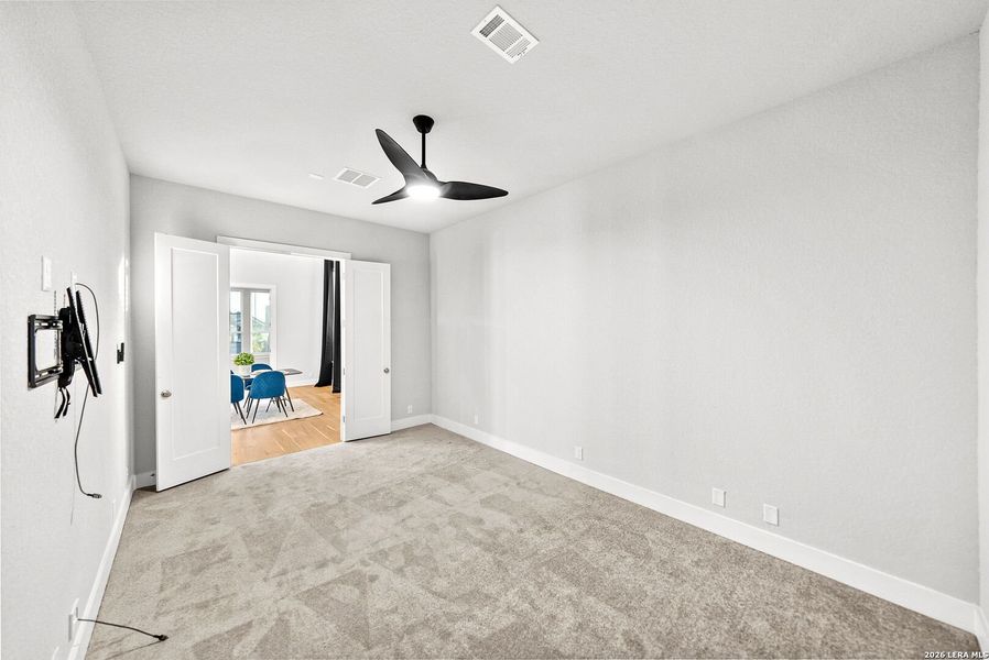 Spacious, unfurnished interior of a new home in Ventana, Bulverde (Image 65).