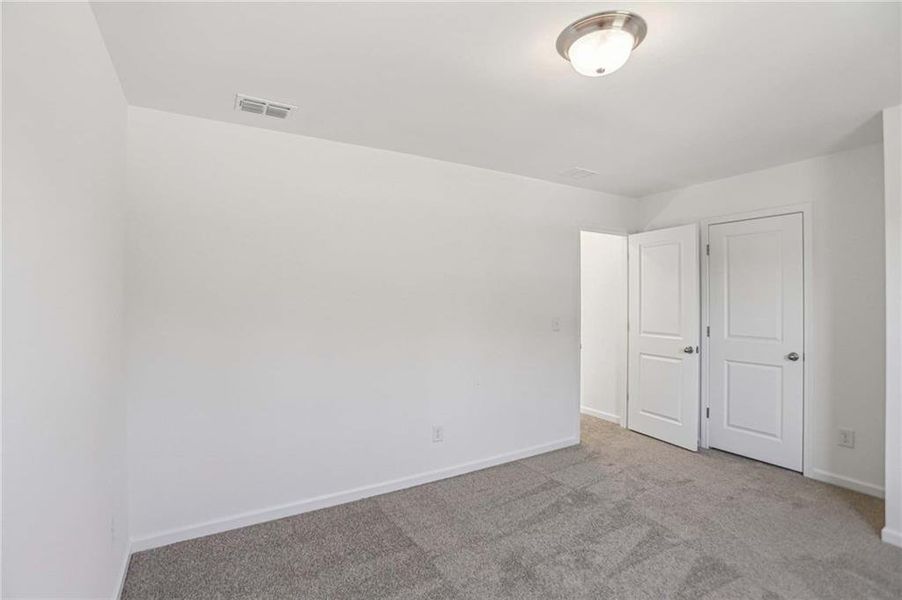 Spacious, unfurnished interior of a new home in The Pointe at Heron Bay, Locust Grove (Image 20).