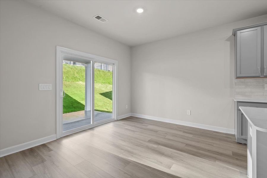 Spacious, unfurnished interior of a new home in Vickery Station, Woodruff (Image 17).