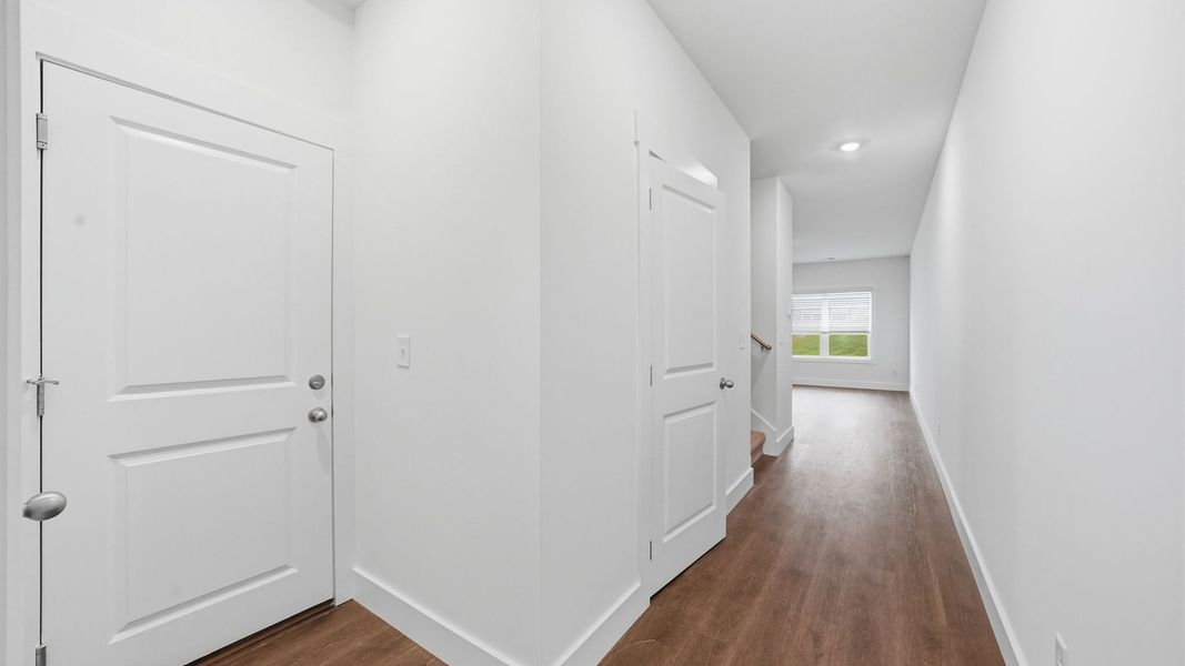 Spacious, unfurnished interior of a new home in Fieldcrest Acres Townhomes, Blountville (Image 13).