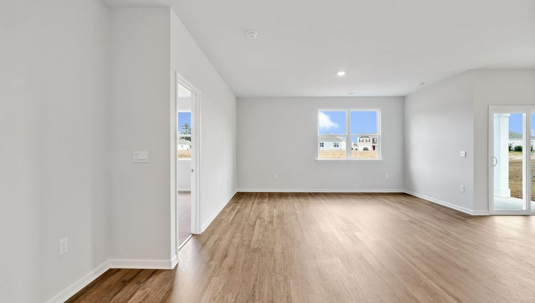 Spacious, unfurnished interior of a new home in Bella Point, Bolivia (Image 27).