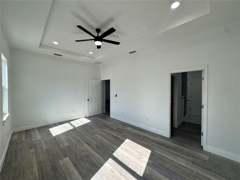 Spacious, unfurnished interior of a new home in , Belleview (Image 16).