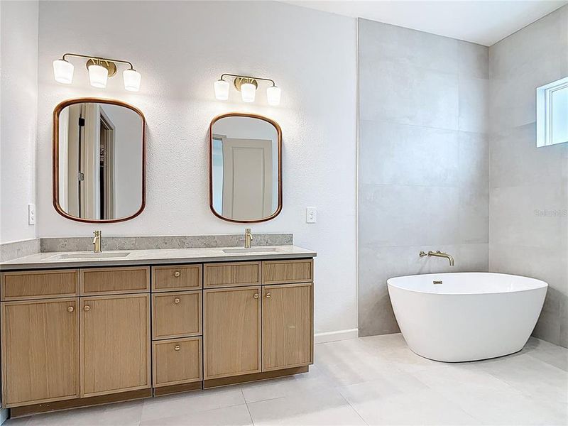 Furnished interior view inside a new home in , Port Charlotte (Image 27).