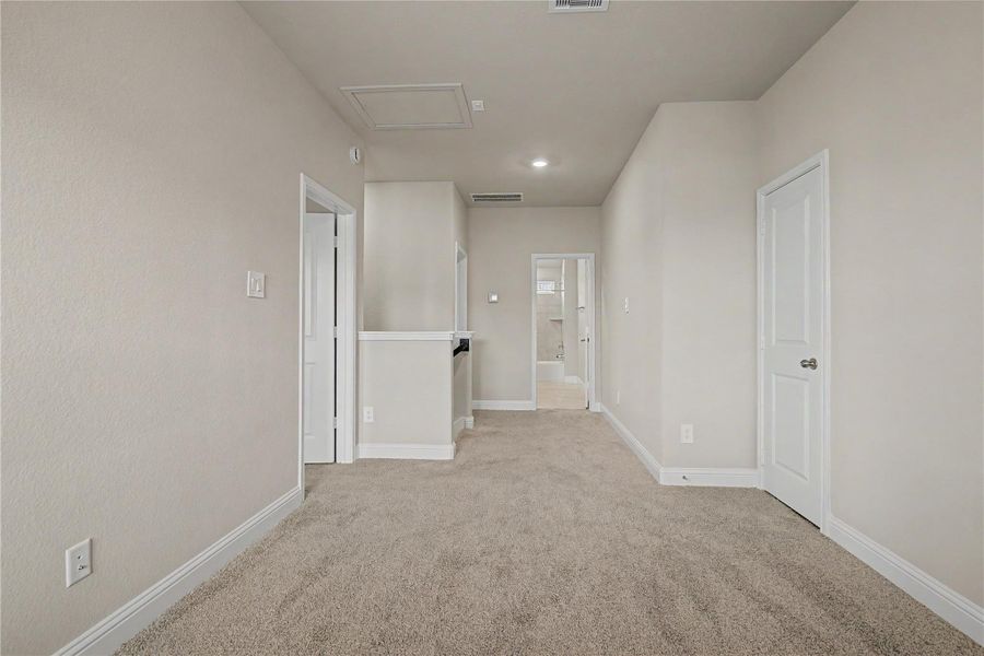 Spacious, unfurnished interior of a new home in , Tomball (Image 24). Spacious, unfurnished interior of a new home in , Tomball (Image 24).