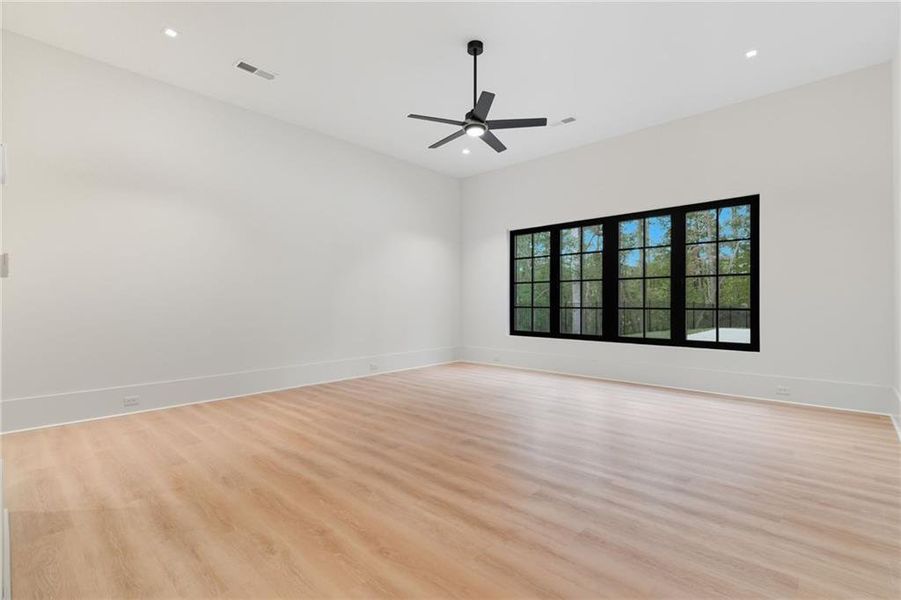 Spacious, unfurnished interior of a new home in , Alpharetta (Image 93).