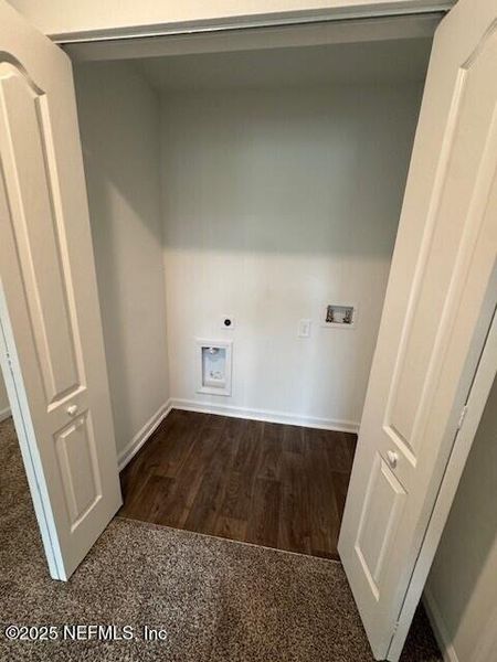 Spacious, unfurnished interior of a new home in The Landing, Middleburg (Image 47).