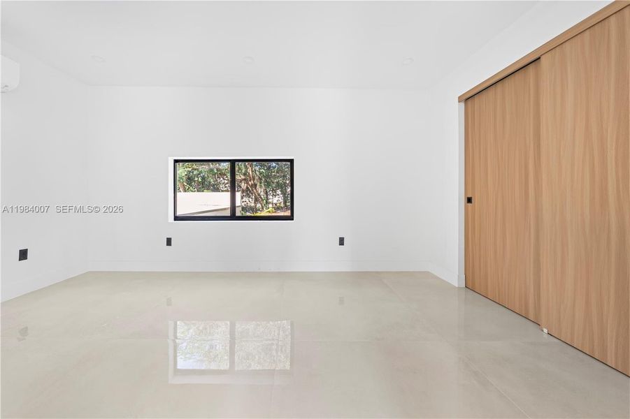 Spacious, unfurnished interior of a new home in , North Miami (Image 57).