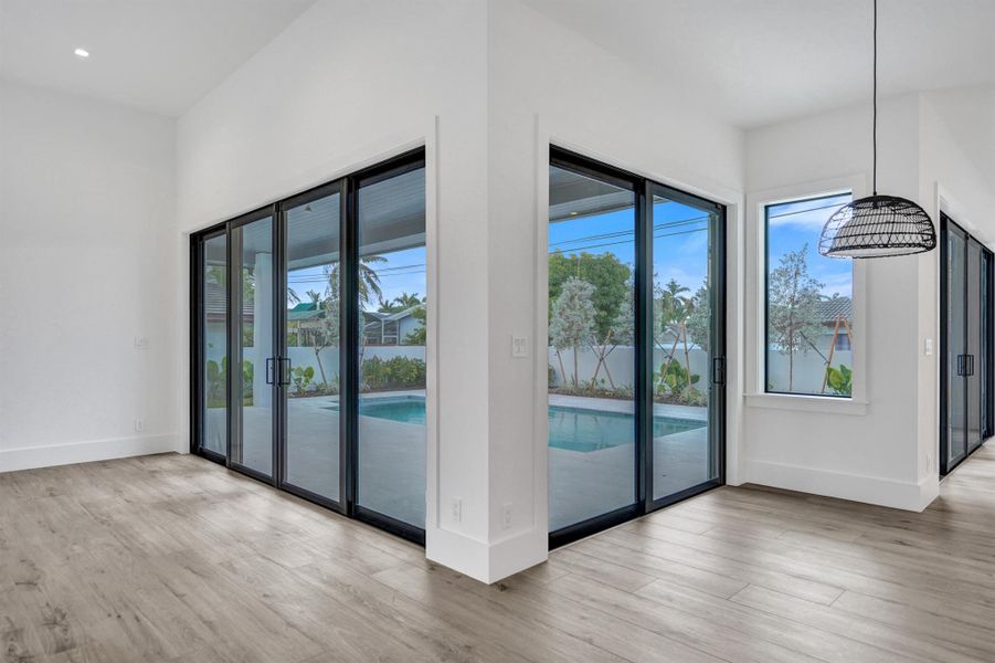 Spacious, unfurnished interior of a new home in , Lighthouse Point (Image 18).
