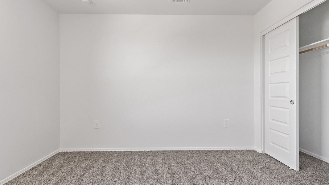 Spacious, unfurnished interior of a new home in Hanson Ridge, Vail (Image 28).