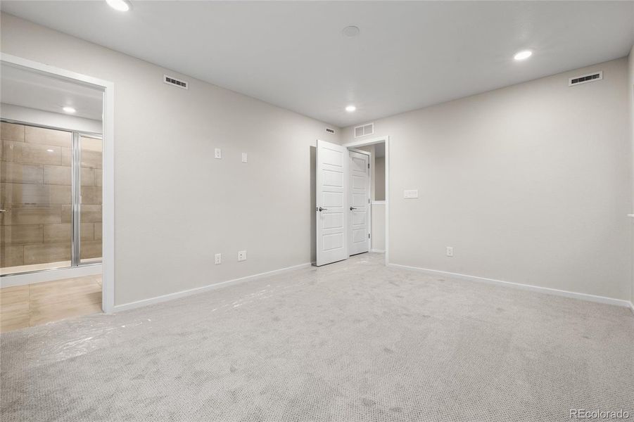 Spacious, unfurnished interior of a new home in Painted Prairie, Aurora (Image 16).