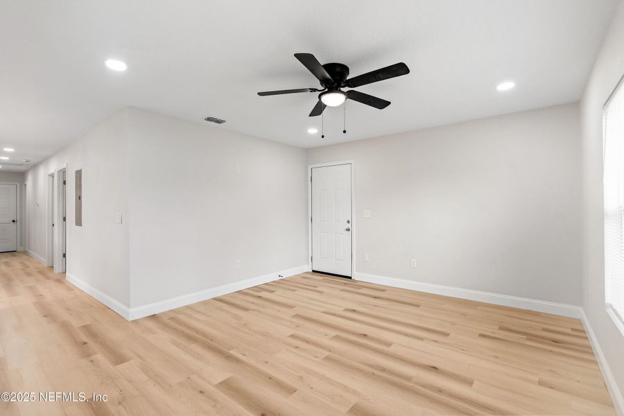 Spacious, unfurnished interior of a new home in , Jacksonville (Image 28). Spacious, unfurnished interior of a new home in , Jacksonville (Image 28).