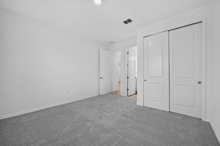 Spacious, unfurnished interior of a new home in Center Lake Ranch Community Group Page, St. Cloud (Image 27).