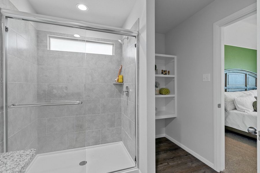 Representative furnished interior of a home built from the GLENDALE by D.R. Horton in Faculty Row, Abilene (Image 42).
