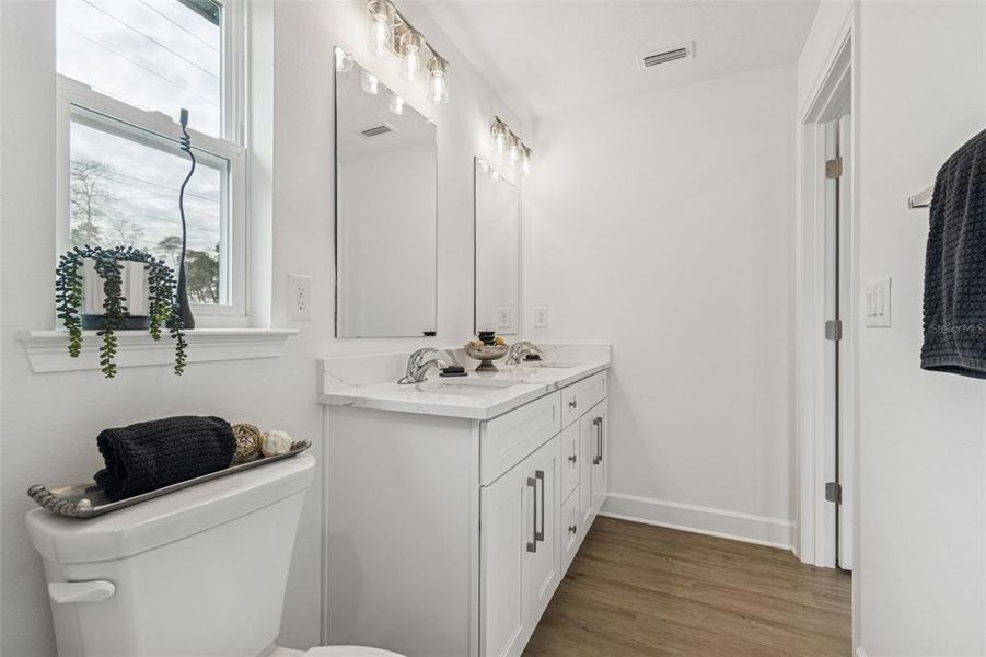 Furnished interior view inside a new home in , Spring Hill (Image 14).