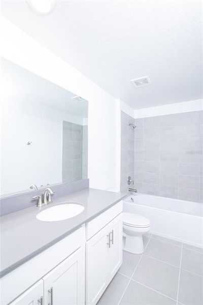 Furnished interior view inside a new home in , Orlando (Image 3).