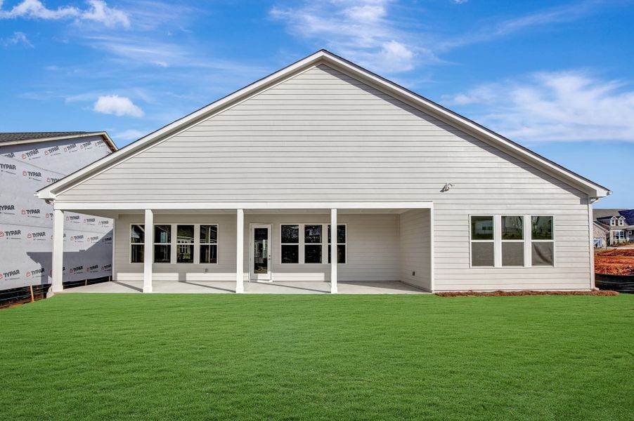 Taylor Model | Back Exterior