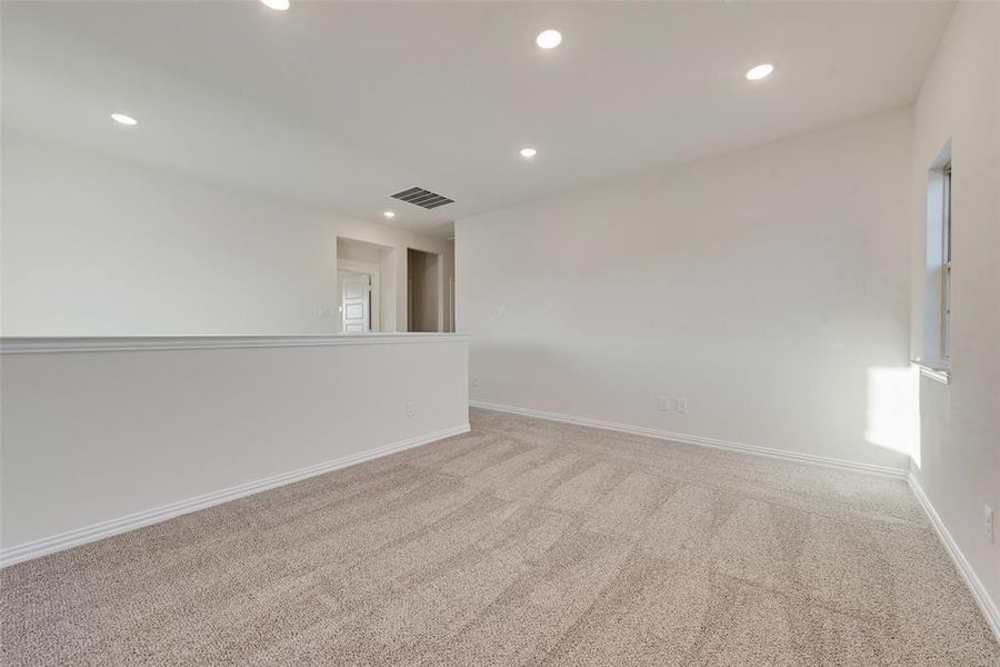 Spacious, unfurnished interior of a new home in Walden Pond, Forney (Image 32).