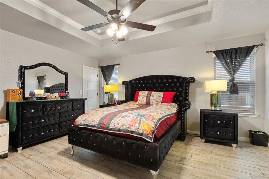 Furnished interior view inside a new home in , Killeen (Image 16).