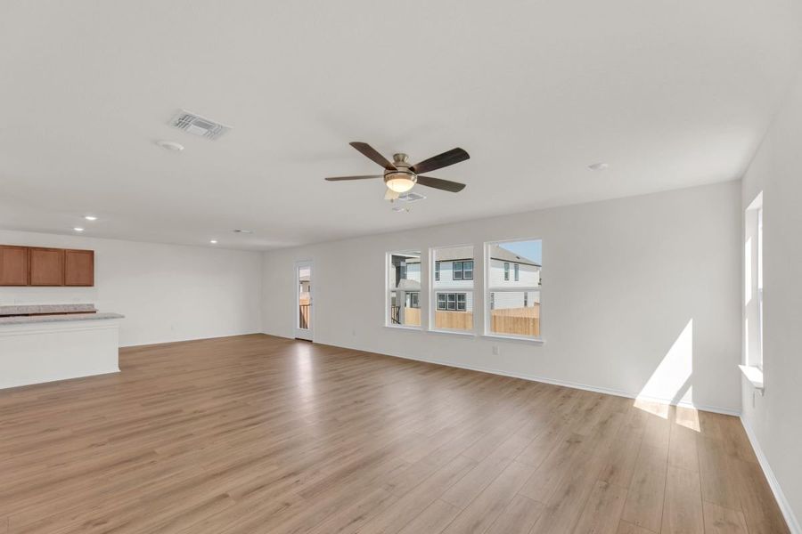 Spacious, unfurnished interior of a new home in Sonterra - Cool Water, Jarrell (Image 6).