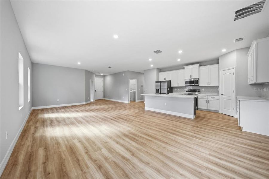 Spacious, unfurnished interior of a new home in , Homosassa (Image 13).