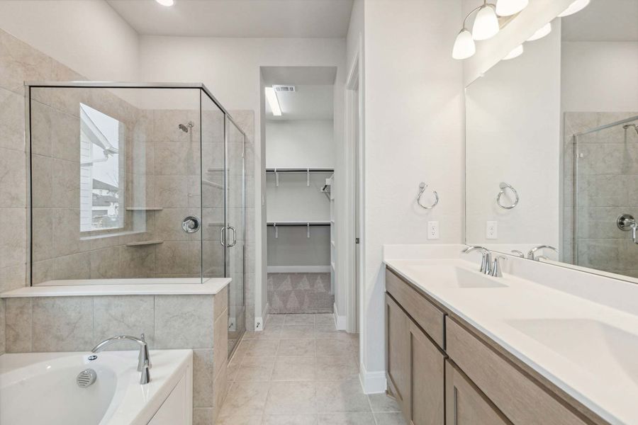 The Flintwood - Owner's Bath The Flintwood - Owner's Bath