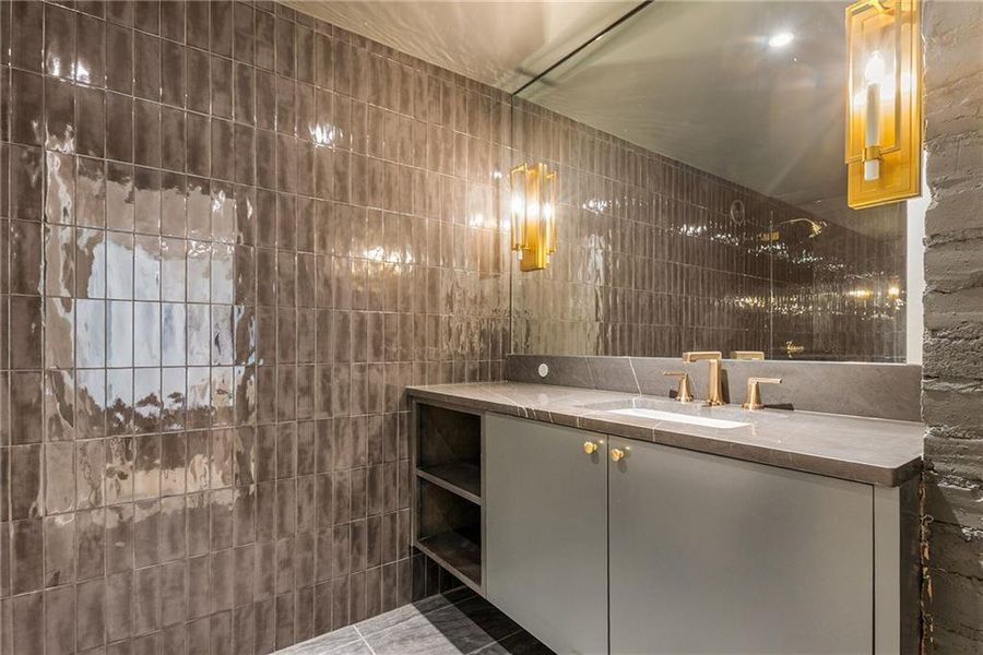 Furnished interior view inside a new home in , Atlanta (Image 37).