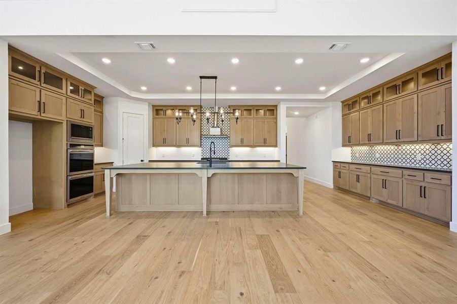 Kitchen/Dining Room Kitchen/Dining Room