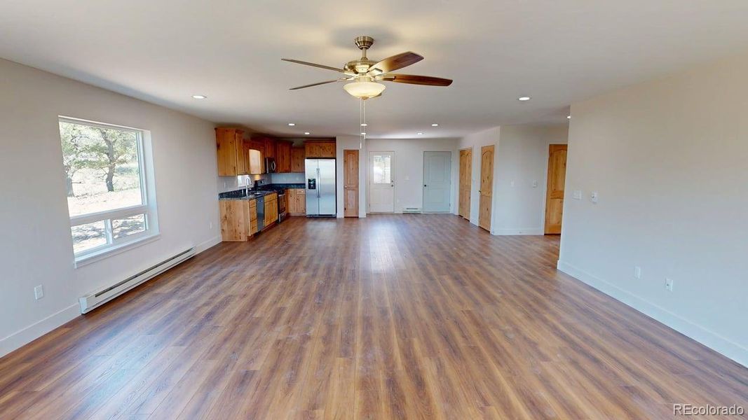 Spacious, unfurnished interior of a new home in , Crestone (Image 7).