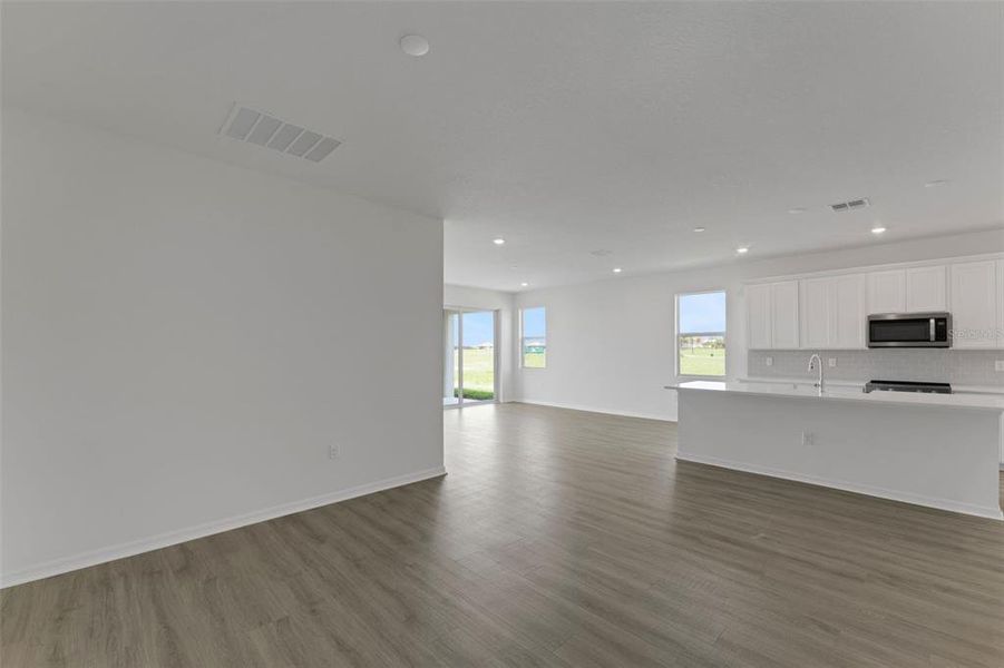 Spacious, unfurnished interior of a new home in River Hall, Alva (Image 22). Spacious, unfurnished interior of a new home in River Hall, Alva (Image 22).
