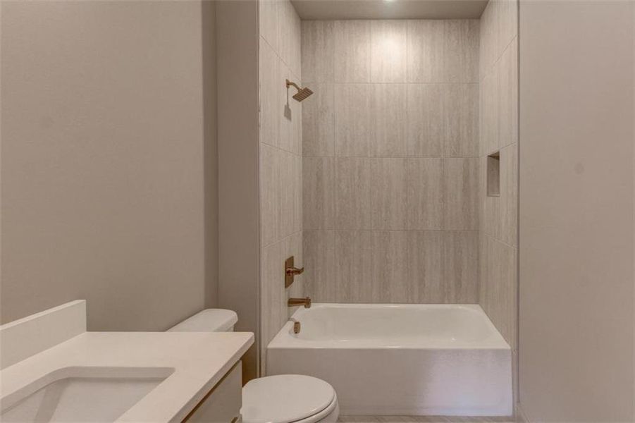 Furnished interior view inside a new home in , Conyers (Image 5).