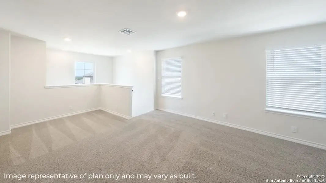 Spacious, unfurnished interior of a new home in Brookstone Creek, San Antonio (Image 9).