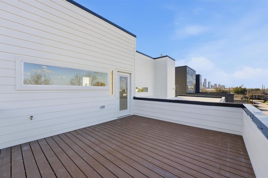 Exterior details and patio area of a home in , Houston (Image 19).