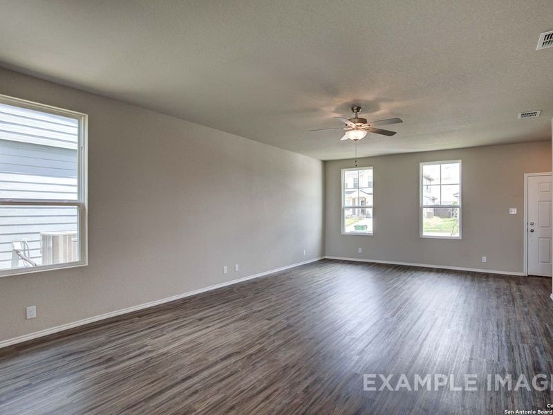 Spacious, unfurnished interior of a new home in Bricewood, San Antonio (Image 19).