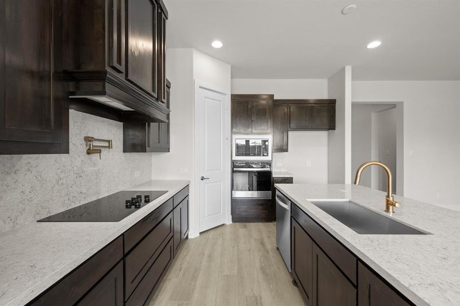 Furnished interior view inside a new home in The Retreat - Phase 1, Waxahachie (Image 17).