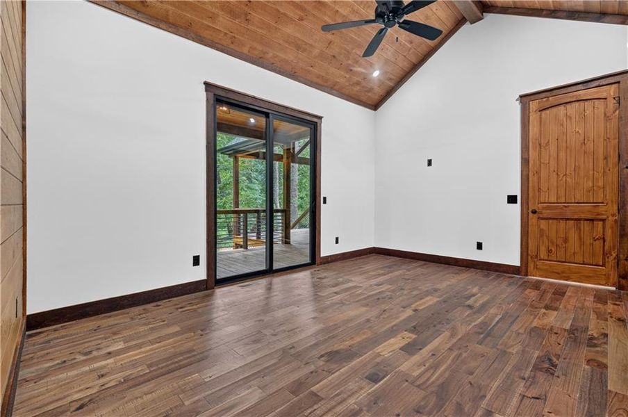 Spacious, unfurnished interior of a new home in , Ellijay (Image 19).