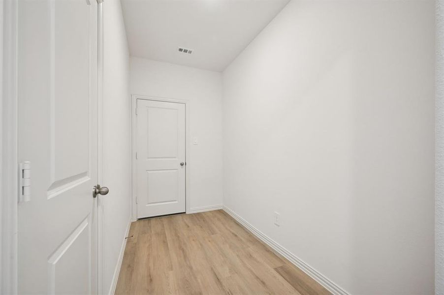 Spacious, unfurnished interior of a new home in Lakehaven - Premier Series, Farmersville (Image 27).