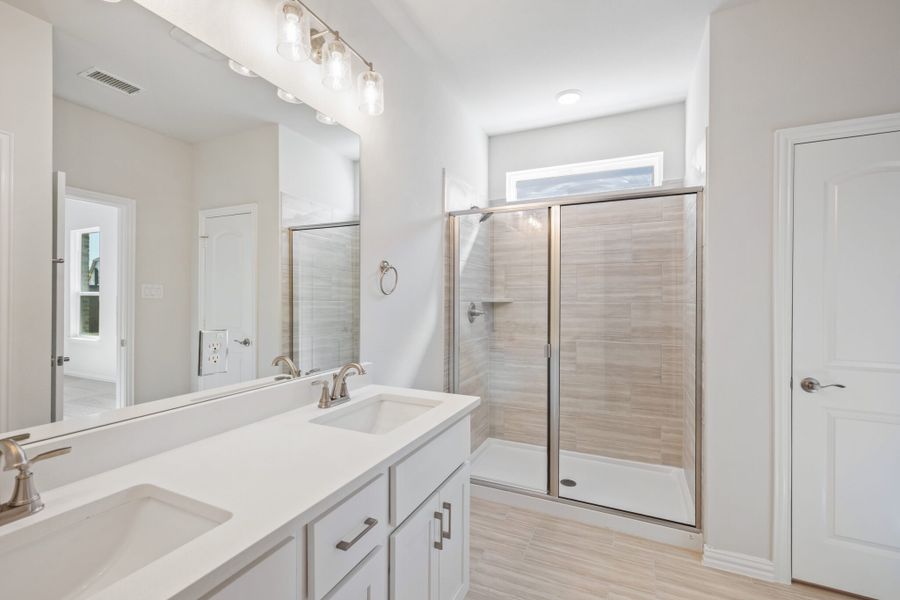 Furnished interior view inside a new home in Elevon, Lavon (Image 11).