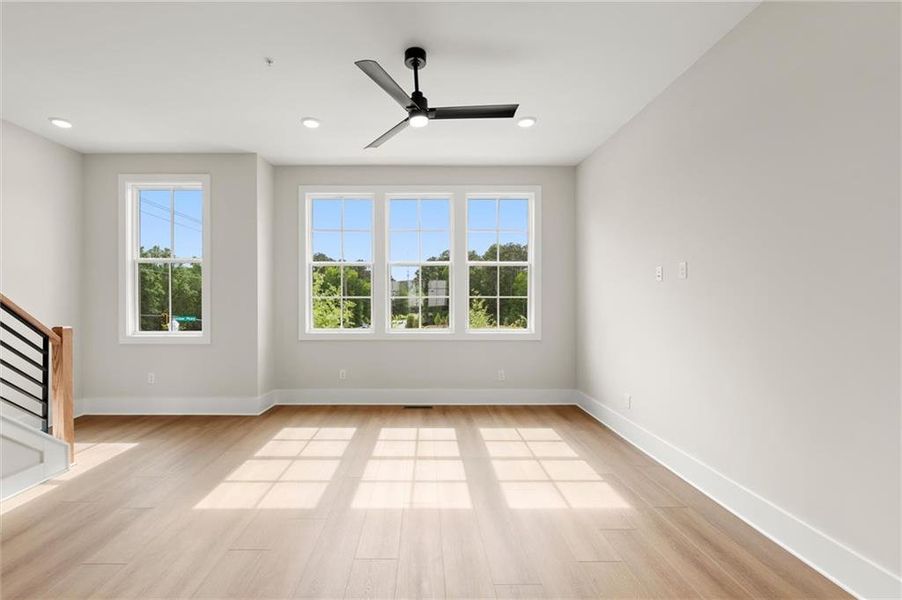 Spacious, unfurnished interior of a new home in , Alpharetta (Image 39).