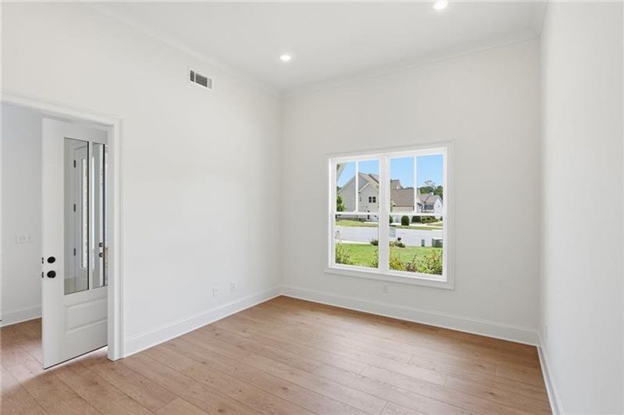 Spacious, unfurnished interior of a new home in , Marietta (Image 19).