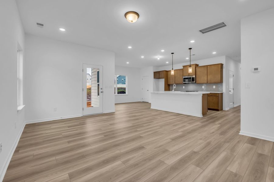 Spacious, unfurnished interior of a new home in Winston Place, Gallatin (Image 20).