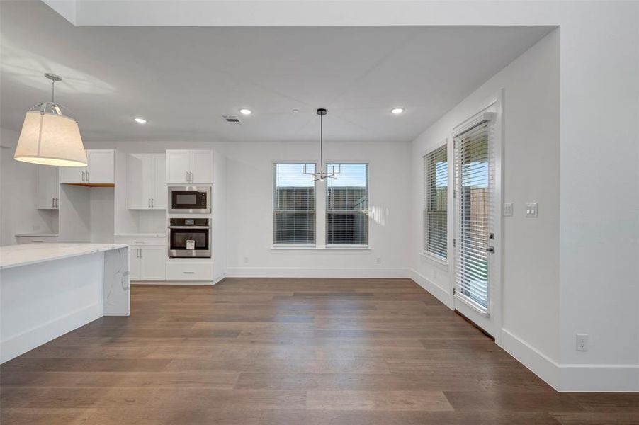 Spacious, unfurnished interior of a new home in Kreymer at the Park, Wylie (Image 21).