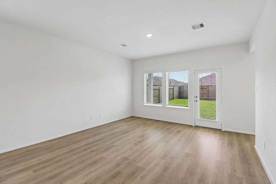 Spacious, unfurnished interior of a new home in Landing Meadows - Premier Series, New Caney (Image 20). Spacious, unfurnished interior of a new home in Landing Meadows - Premier Series, New Caney (Image 20).