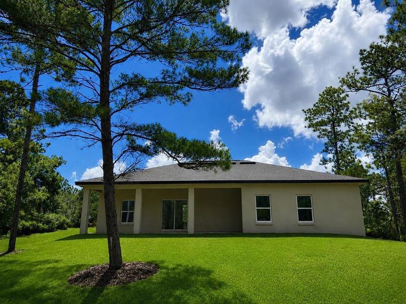 Exterior details and patio area of a home in , Dunnellon (Image 3). Exterior details and patio area of a home in , Dunnellon (Image 3).