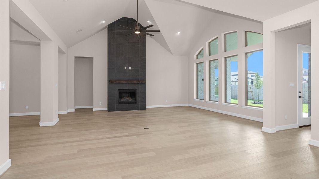 Spacious, unfurnished interior of a new home in Meridiana, Manvel (Image 19).